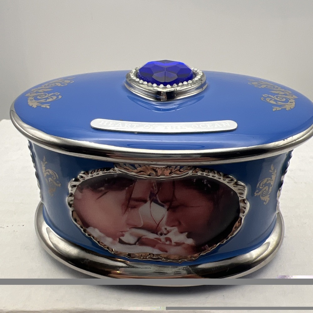 1999 Ardleigh-Elliott Titanic Heirloom Porcelain Music Box John Ryan's Polka